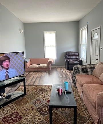4th image of 3240 Penn St