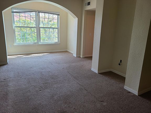 5th image of 23580 Walden Center Dr