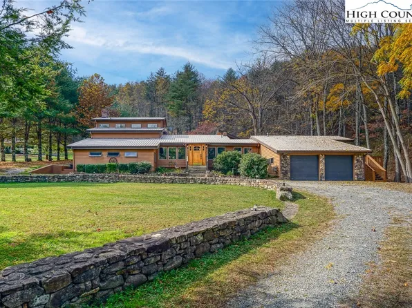 949/951 Watauga River Road, Sugar Grove, NC 28679