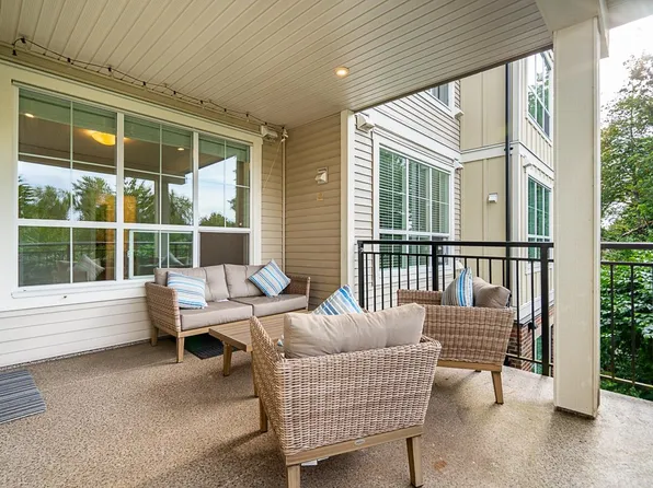 12367 224th St #204, Maple Ridge, BC V2X 6B9