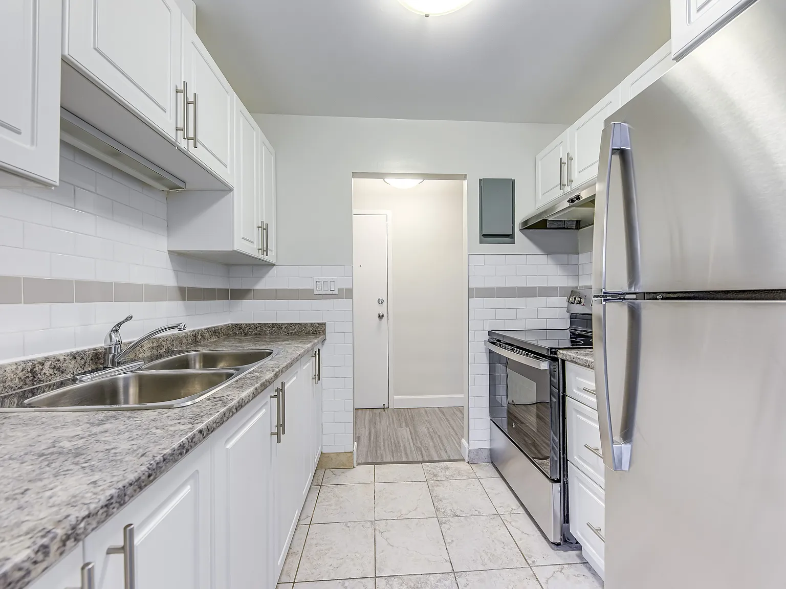 Portage Place Apartments — Photo 1