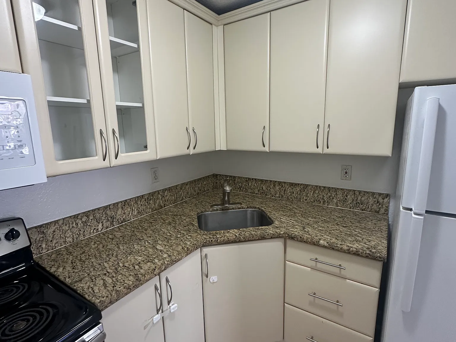 2 bed, 664 sqft, $1,650 — Photo 4