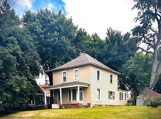 207 S 3rd St, Montezuma, IA 50171