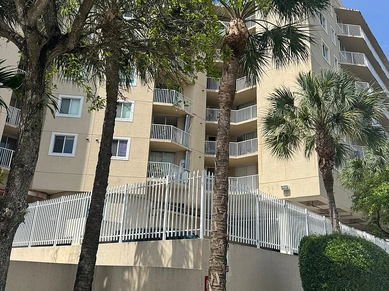 102 SW 6th Ave #206 — Photo 22