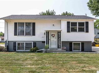 2013 Key Largo Dr, Dubuque, IA 52002
