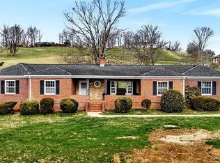 11 Avalon Ln, Lexington, VA 24450