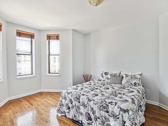 3rd image of 378 Baldwin Ave #3R