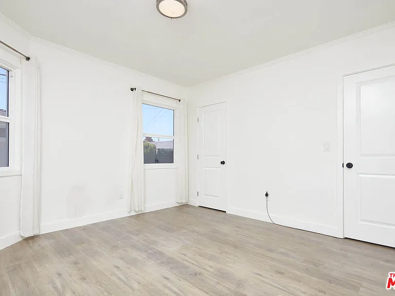 2904 W 81st St — Photo 27