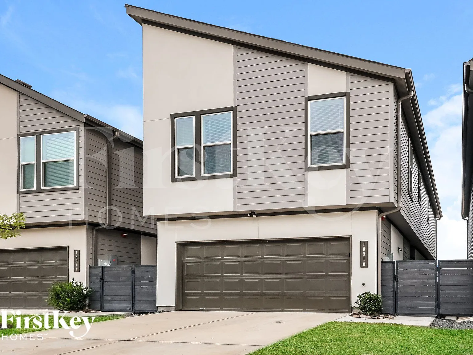 3 bed, 2.5 bath, 1619 sqft, $2,200 — Photo 2