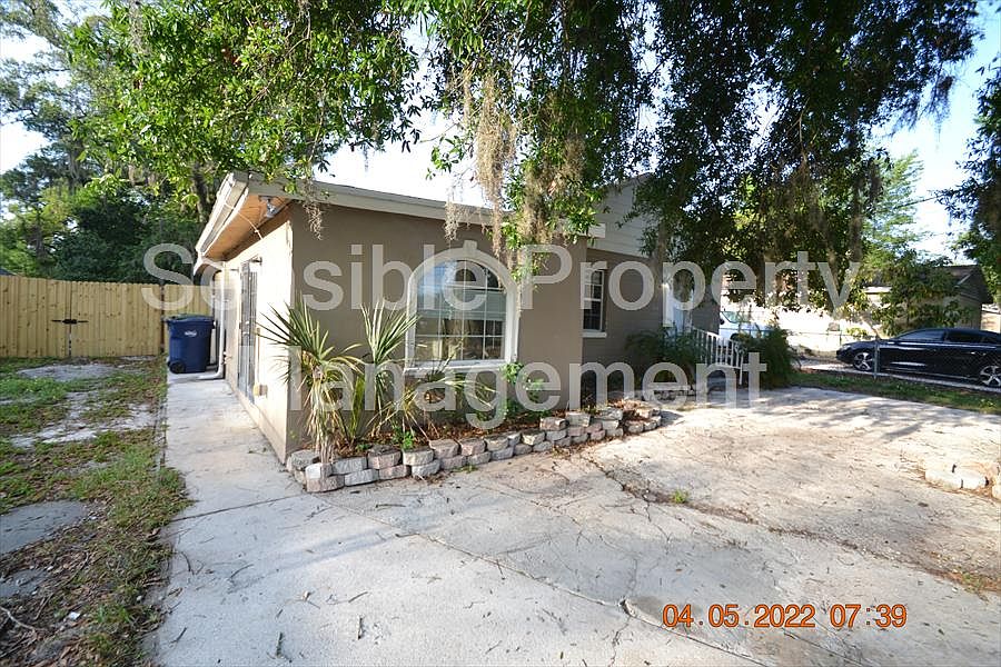 1st image of 917 E Lotus Ave