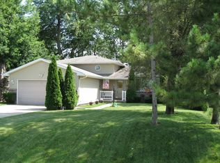 3915 Bonnie Dr, Crown Point, IN 46307