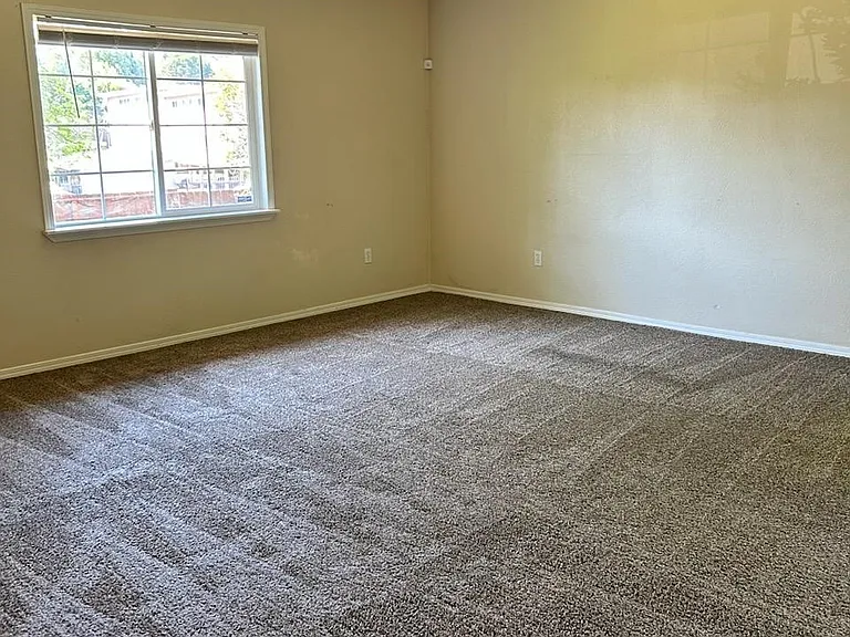 2230 Redwood St — Photo 5