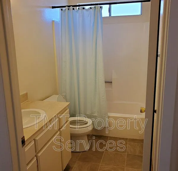 924 N O St — Photo 7