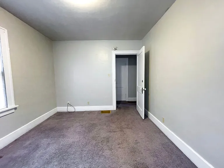 1425 W Gilbert St — Photo 28