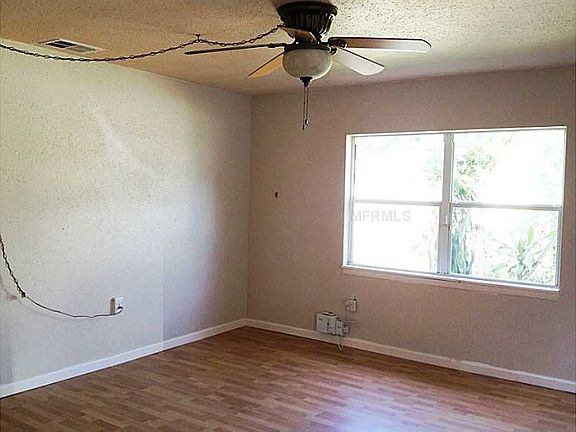 3rd image of 2406 E 9th Ave
