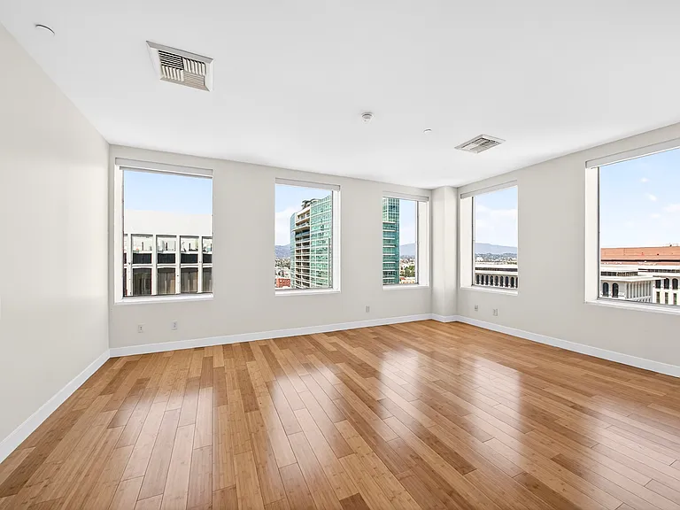3810 Wilshire Blvd #1405 — Photo 11