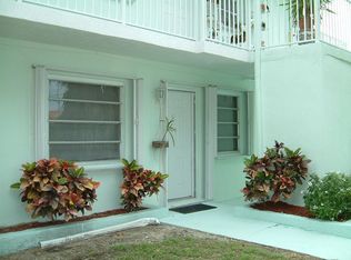 200 8th St #3, Key Colony Beach, FL 33051