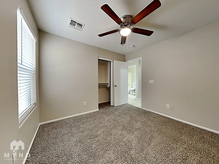 1034 E Saddle Way — Photo 24