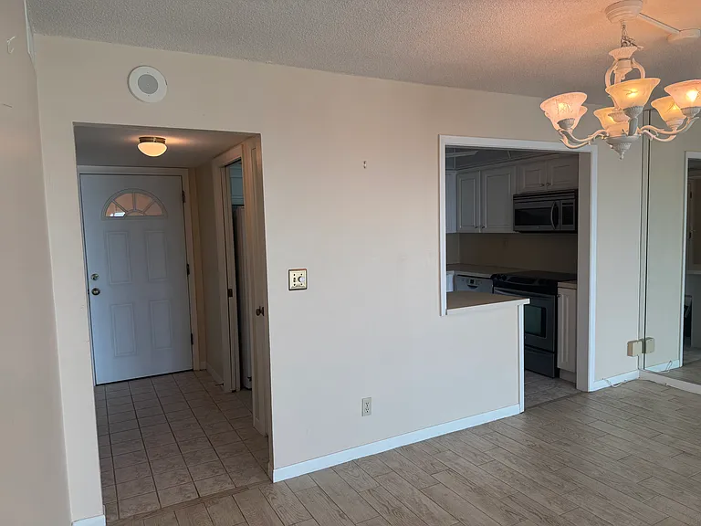 entrance, dinning area