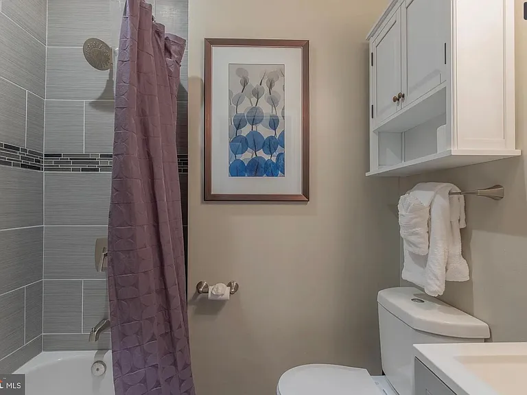 3221 Noble St #3 — Photo 19