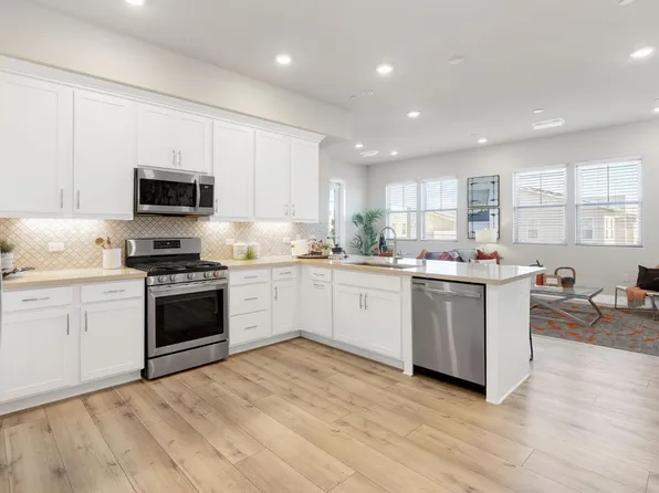 1661 Spring St Unit 333, Davis, CA 95616