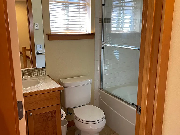 4543B 40th Ave SW — Photo 12