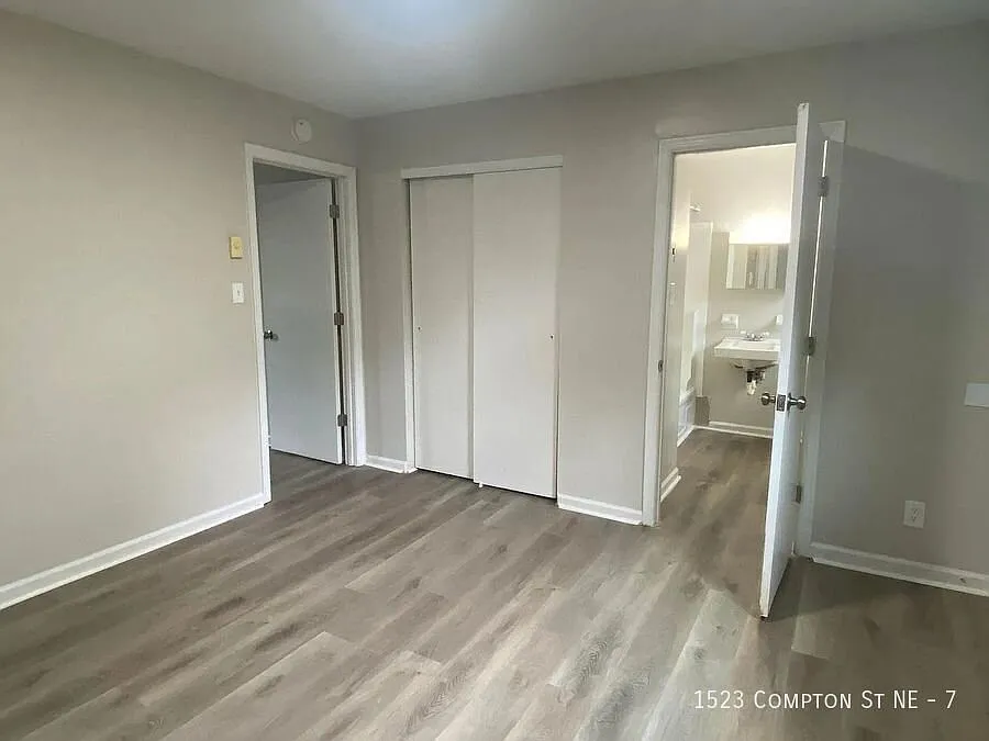1 Bedroom 1 Bath Apartment — Photo 4