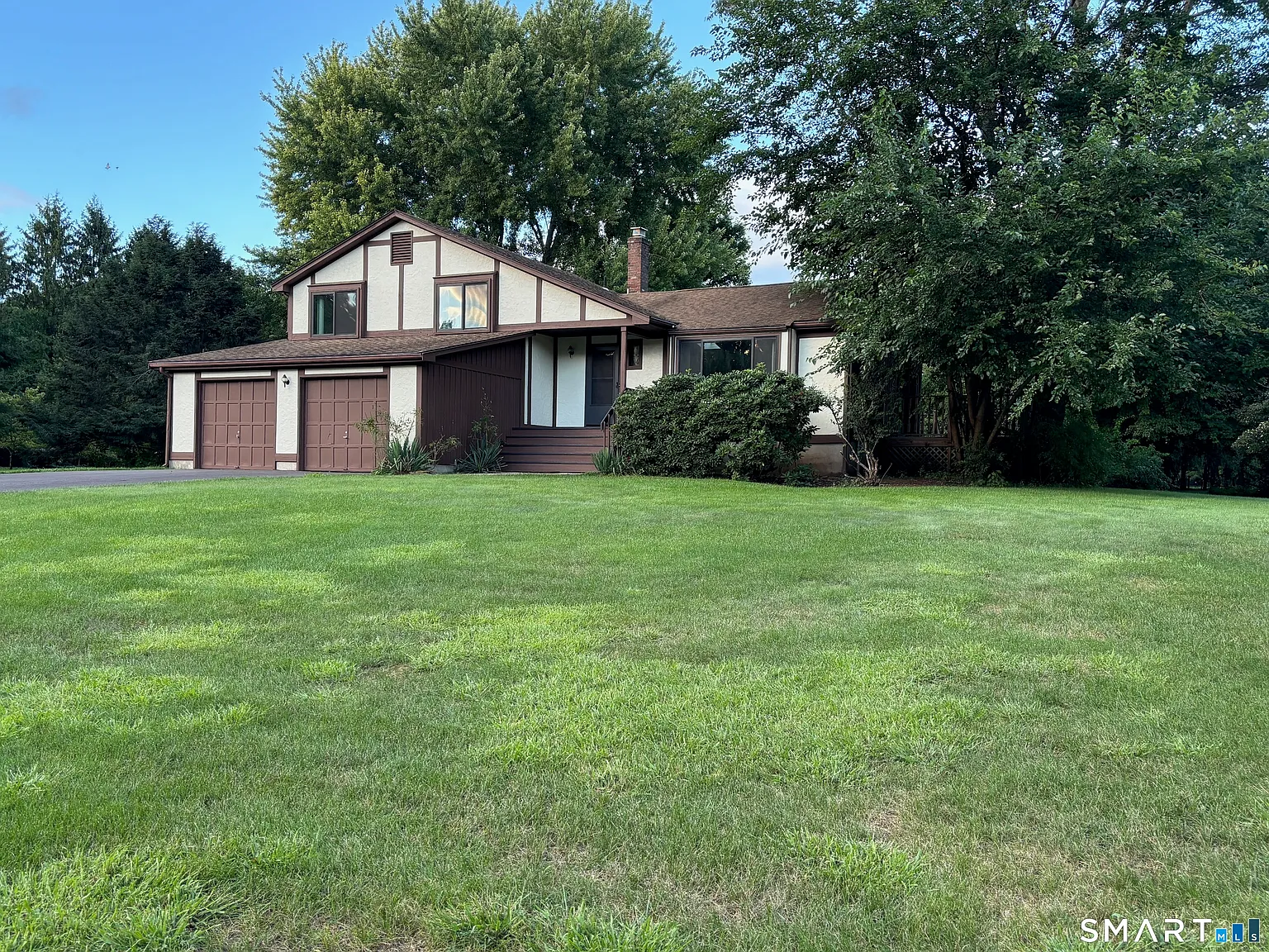 3 bed, 3.0 bath, 1950 sqft, $2,975 — Photo 3