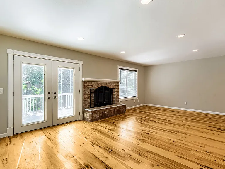 9344 Montrose Way — Photo 5