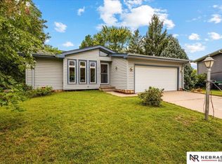 5912 N 108th Avenue Cir, Omaha, NE 68164