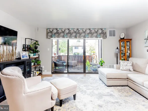 801 Lindsey Ct, Marlton, NJ 08053