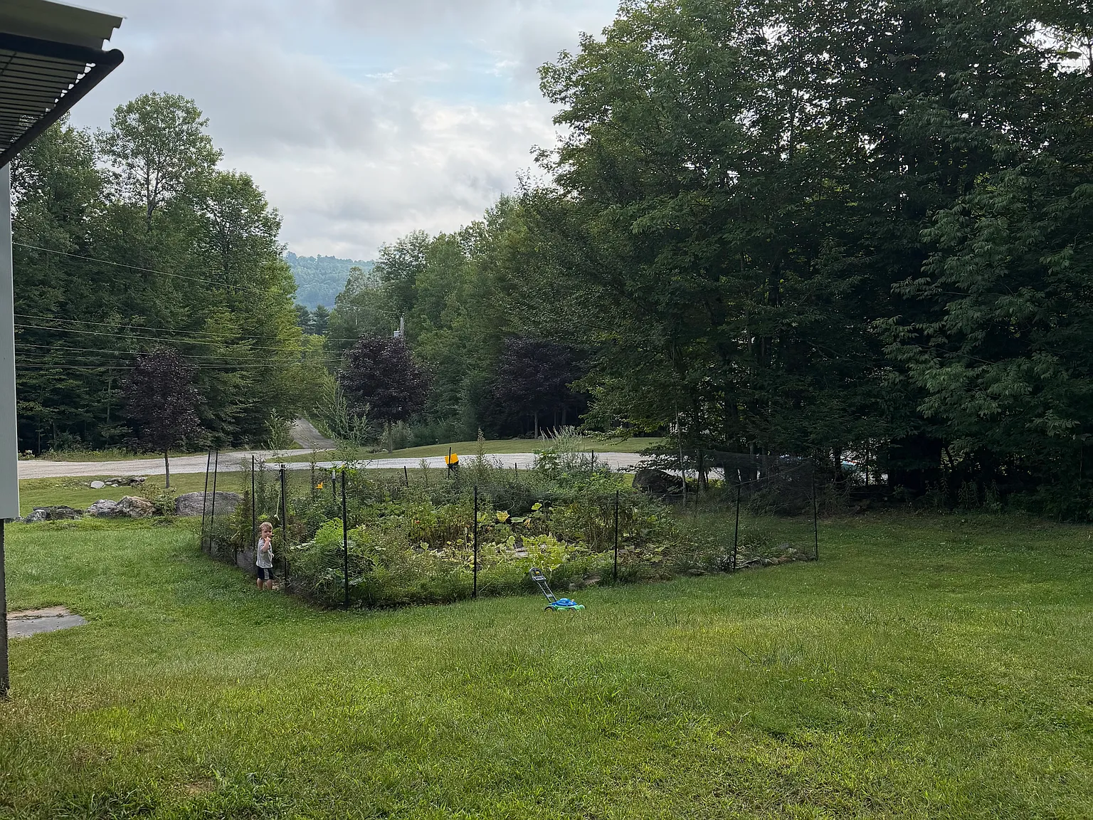 3 bed, 2.5 bath, 1232 sqft, $2,500 — Photo 3