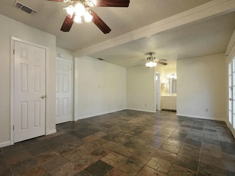 9410 E Meadow Vale — Photo 16
