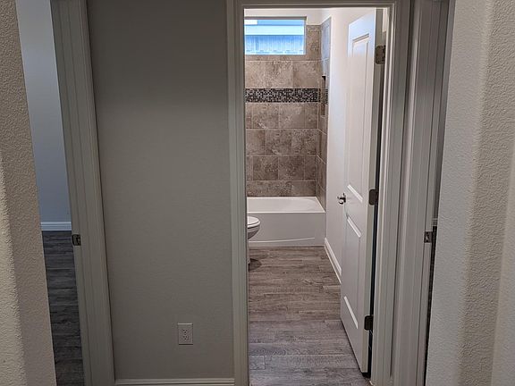 5th image of 1020 Blackhorse Trl