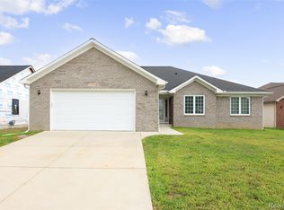 16240 Guest Ct, Roseville, MI 48066