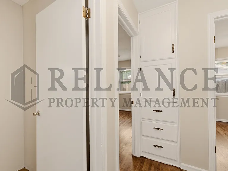 3349 S Vine St — Photo 27