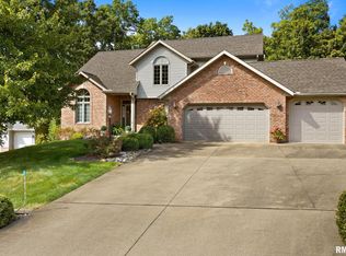 315 Elizabeth Pointe Dr, Metamora, IL 61548