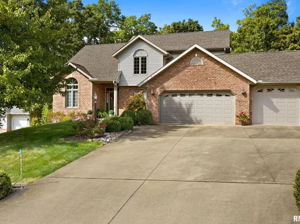 315 Elizabeth Pointe Dr, Metamora, IL 61548