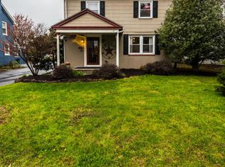 547 E Main St, New Holland, PA 17557