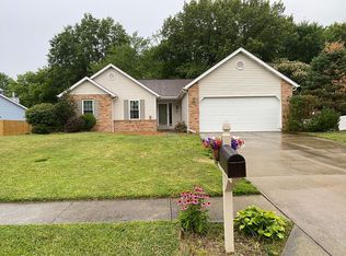 608 Whip Poor Will St, Troy, IL 62294