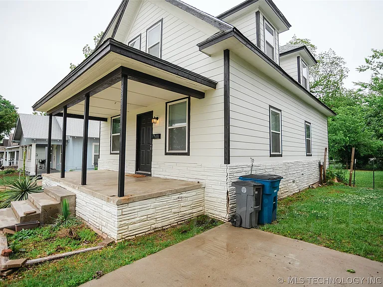 821 S Quaker Ave — Photo 5