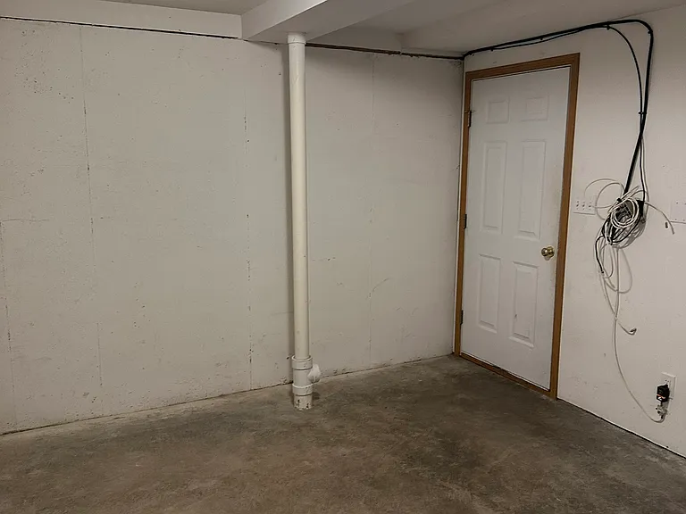 223 N Clinton St #4 — Photo 19