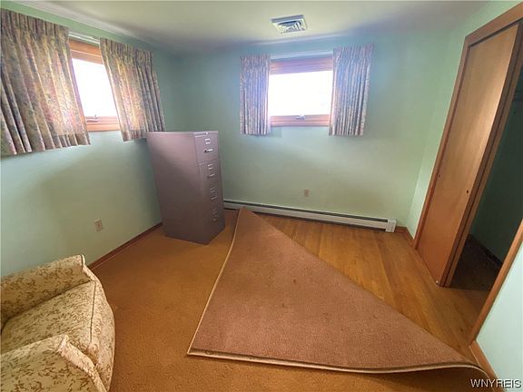 5th image of 72 Diane Dr