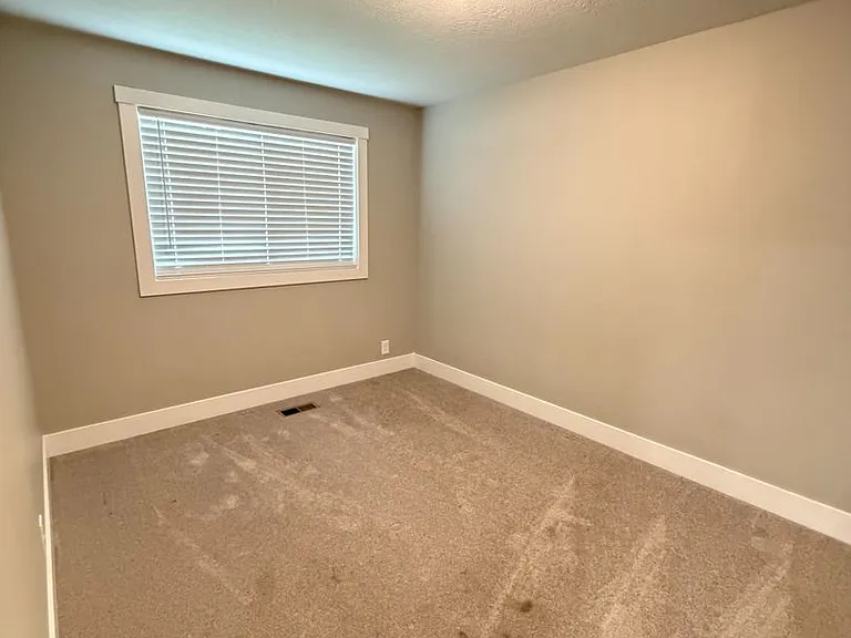 1326 W Carlton St — Photo 14