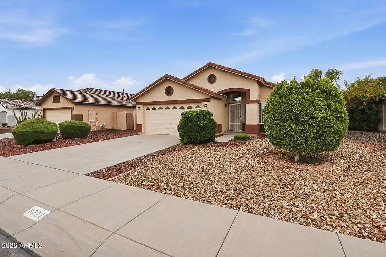 4 bed, 2.0 bath, 1701 sqft, $2,599 — Photo 3