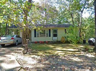 70 S Apache Dr, Cherokee Village, AR 72529