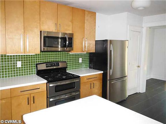 4th image of 811 W 28th St