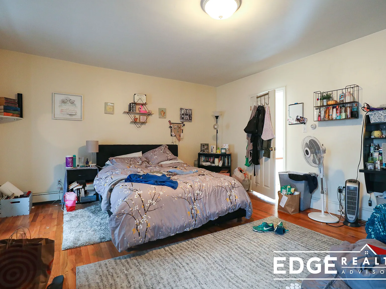 4 bed, 1800 sqft, $4,000 — Photo 3
