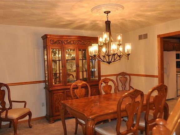 5th image of 817 Stonebridge Dr