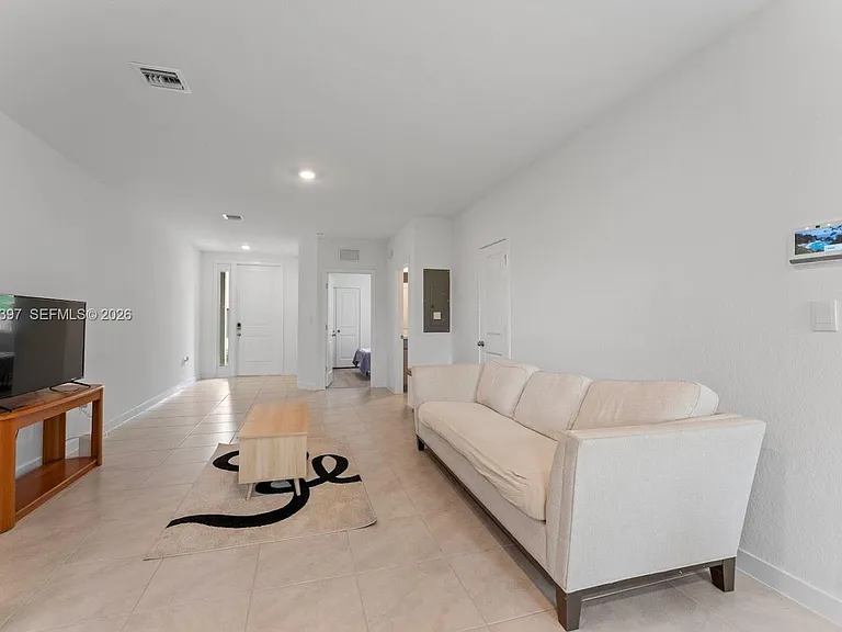 336 NW 8th Ct — Photo 13